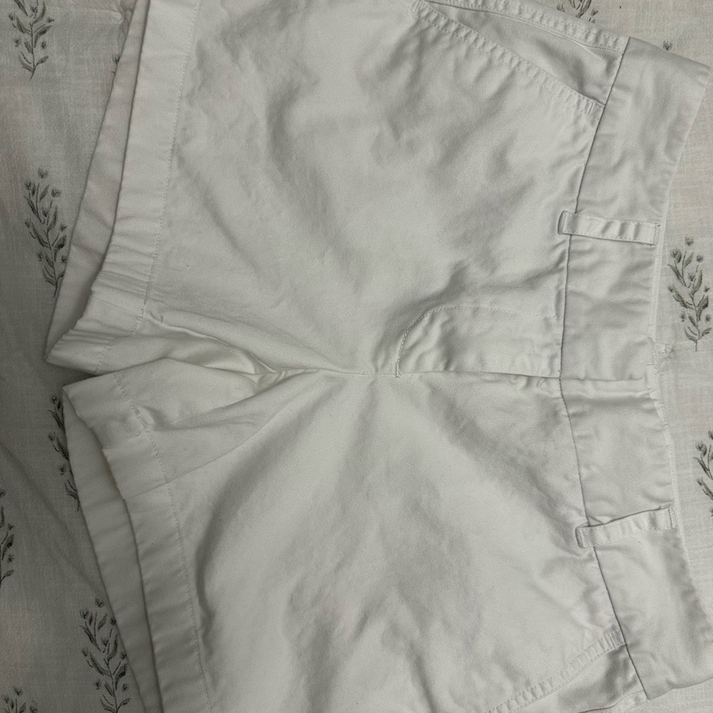 Women’s White Vineyard Vines Shorts